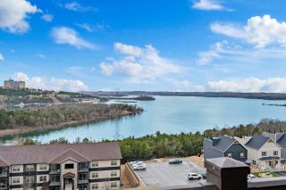 Majestic Lakeview Escape - Stunning Lake Views - 9