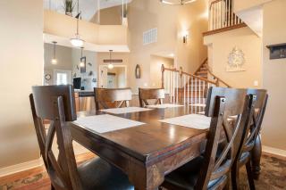 Majestic Lakeview Escape - Stunning Lake Views - 1