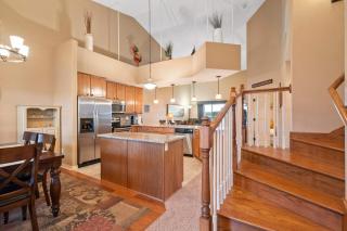 Majestic Lakeview Escape - Stunning Lake Views - 2