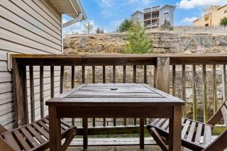 Country Farmhouse - Best of Branson - 8