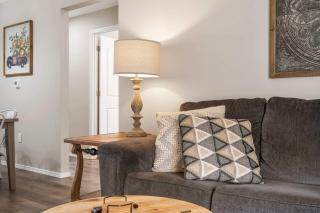 Country Farmhouse - Best of Branson - 4