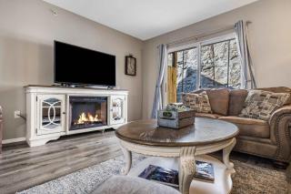 Ozark Overlook - Private Patio & Minutes to Attractions - 0