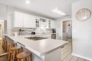 Poolside Oasis at the Pointe - 2BR Condo Minutes From Table Rock Lake - 1