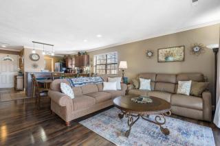 New Listing Twedt's Retreat - Balcony Views - 3