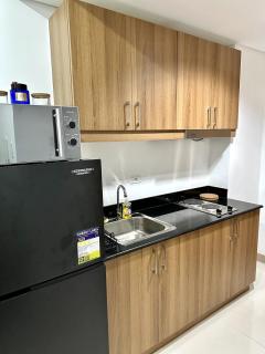 City SkyView - Level 24 - Pool - Lush Residences - 1