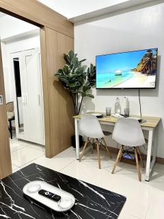 City SkyView - Level 24 - Pool - Lush Residences - Manille - 7