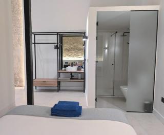 Industrial apartment near plaza ponce de leon - 1