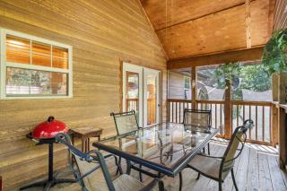 Milby Hideaway with On-site Amenities - 7