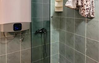 1 Bedroom Stunning Apartment In Betina - 1