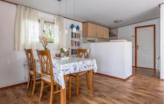 2 Bedroom Awesome Home In Erm - 5