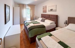 4 Bedroom Stunning Apartment In Makarska - 8