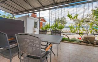 1 Bedroom Beautiful Apartment In Turanj - 2