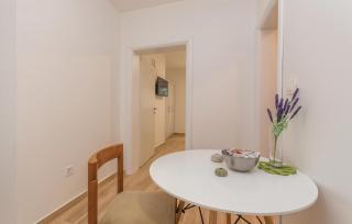 2 Bedroom Nice Apartment In Turanj - 1