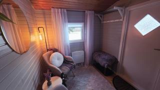 Aurora River Camp Glass igloos & cabins - 2