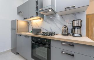 Awesome Apartment In Turanj With Wifi - 1