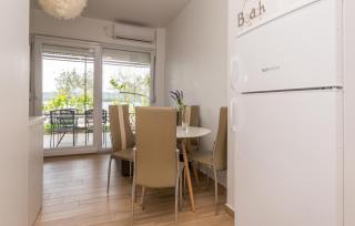 Stunning Apartment In Turanj With Wifi - 2