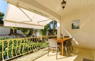 Beautiful Apartment In Ivan Dolac With Wifi - 4