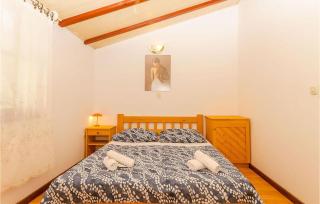 Beautiful Apartment In Ivan Dolac With Wifi - 2