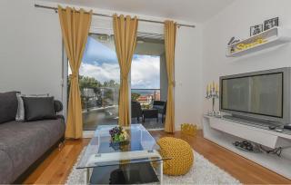 1 Bedroom Beautiful Apartment In Makarska - 4