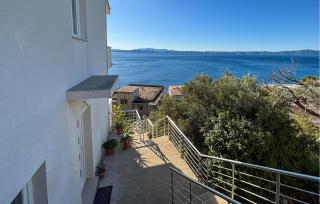 1 Bedroom Lovely Apartment In Podgora - 2