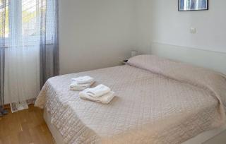 1 Bedroom Lovely Apartment In Podgora - 5