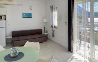 1 Bedroom Lovely Apartment In Podgora - 1