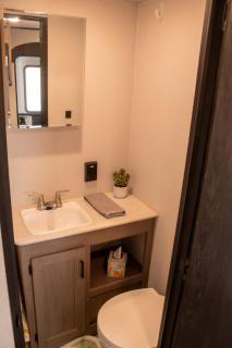 Tranquil Trailside Stay - 3