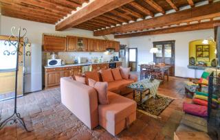 Stunning Apartment In Bibbiena With Swimming Pool - 7