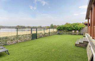 4 Bedroom Cozy Home In Erm - 2