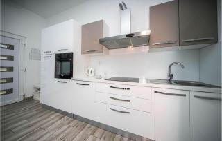 Awesome Apartment In Podstrana With Wifi - Podstrana - 3