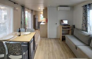 Stunning Stacaravan In Saint-Julien-En Born - 7