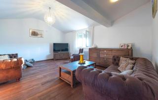 Gorgeous Home In Ugljane With Private Swimming Pool, Can Be Inside Or Outside - 7