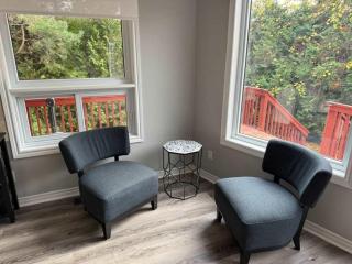 5 Bedrooms, Mountain Views, Steps from Blue Mountain Village, Hot Tub, BBQ - 1