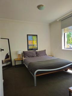 Quiet, Peaceful Northcote Unit - 4