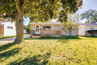 The Gold Charm - 5BR 2BA Home 1mi to ND Campus - 3