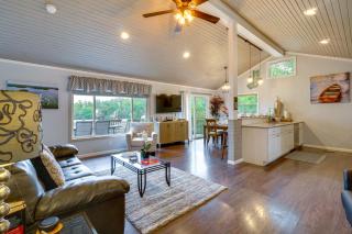 Families Welcome! Lake Ozark Getaway with Boat Slip - 7