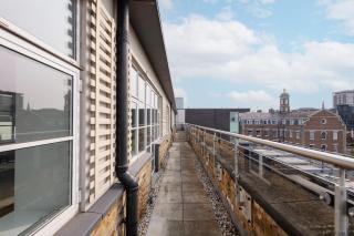 Modern Duplex Penthouse in the Heart of Soho - 8