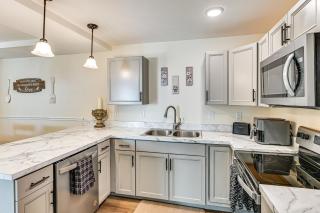 6 Mi to Notre Dame Family Retreat with Deck and Yard - 2