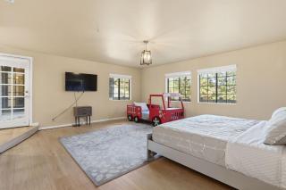 Spacious Mountain Getaway Game Room & Gazebo villa - 6