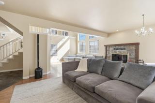 Spacious Mountain Getaway Game Room & Gazebo villa - 2