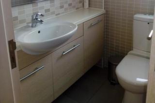 Apartment Sleeps 6 with Ensuite - 8