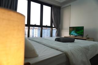 Modern Cozy Revo Stay Walk to Pavilion Near Axiata - 5