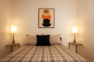 Downtown Private Room & Workspace Metros Sherbrooke & Berri! Fast Wifi! - 0