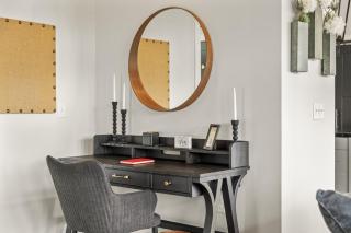 Luxury Hot-Tub WiFi - A Red River Barnhouse - 2