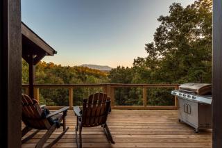 Peaceful Stay Hot Tub, Views, Near Pigeon Forge - 1