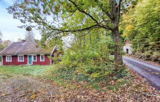 Four-Bedroom Holiday Home In Killeberg - 0