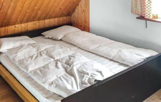 Four-Bedroom Holiday Home In Killeberg - 1