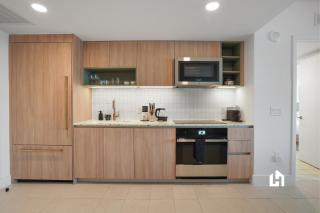 Stylish Apartments with Partial Ocean Views in Downtown! - Miami - 7