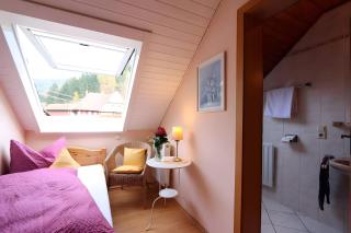 Gasthaus Zur Linde Ferienwohnungen - 1