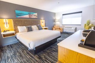 Creekside Hotel & Suites - 9